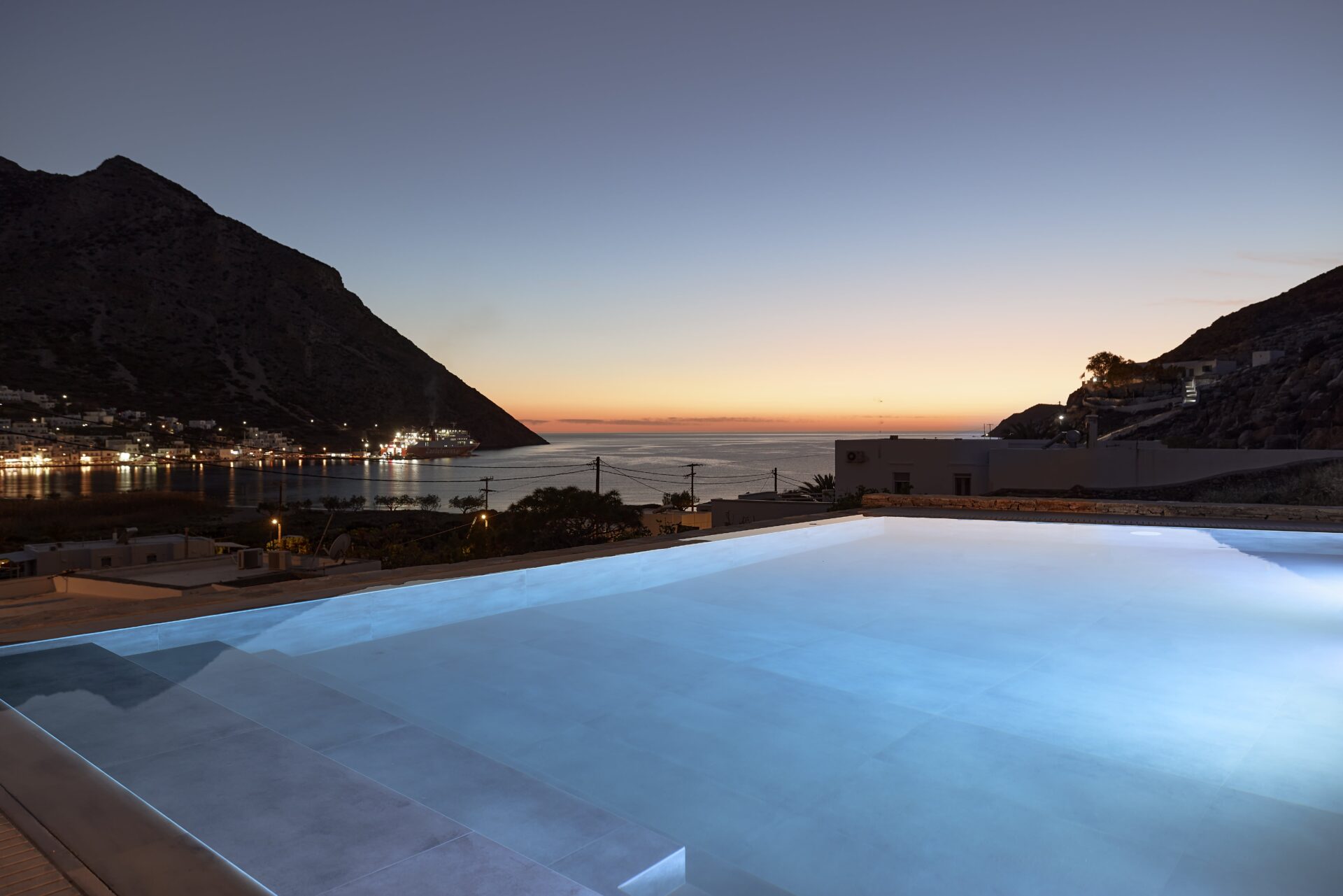 Arcos Sunset Hours